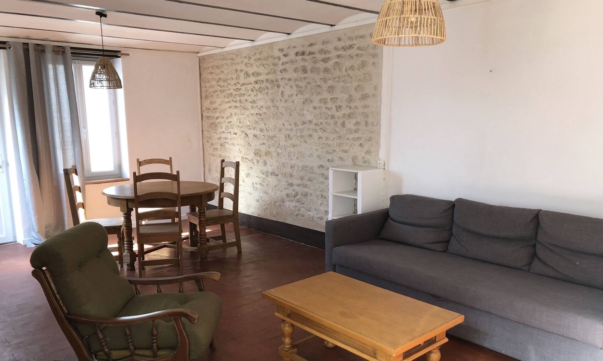 Sermoise-sur-Loire Apartment | Logement atypique avec jardinet proche de la Loire