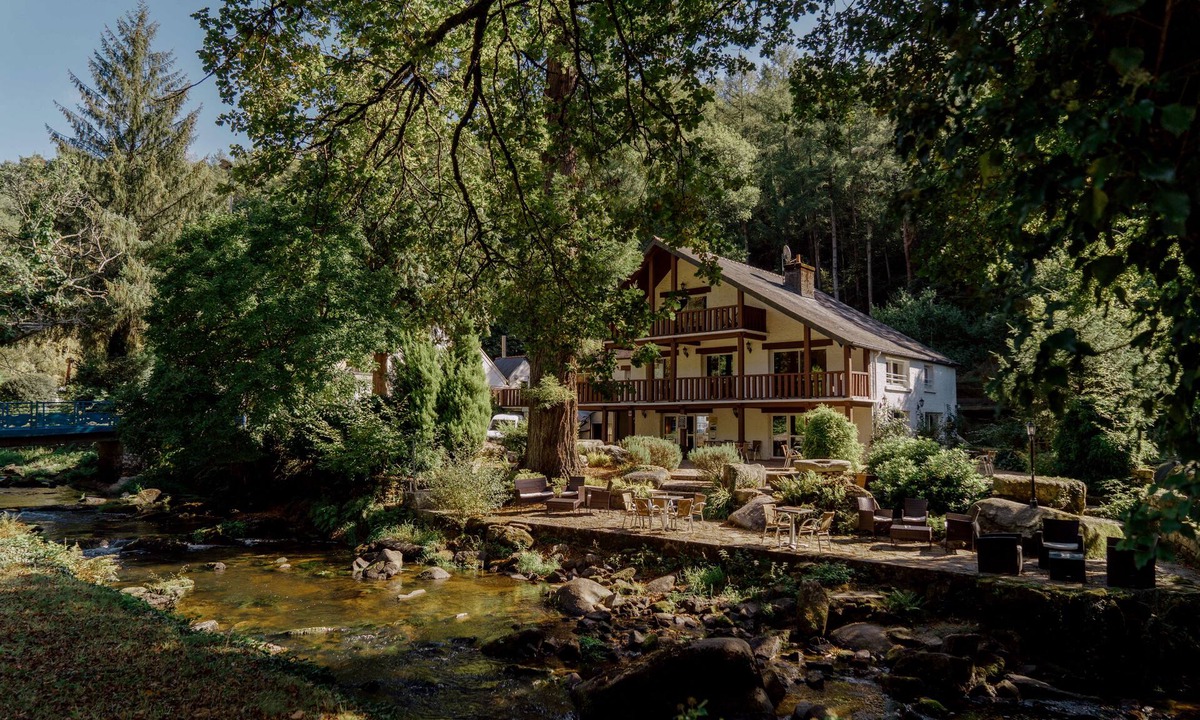 Inguiniel Hotel | Logis Auberge de Pont Calleck