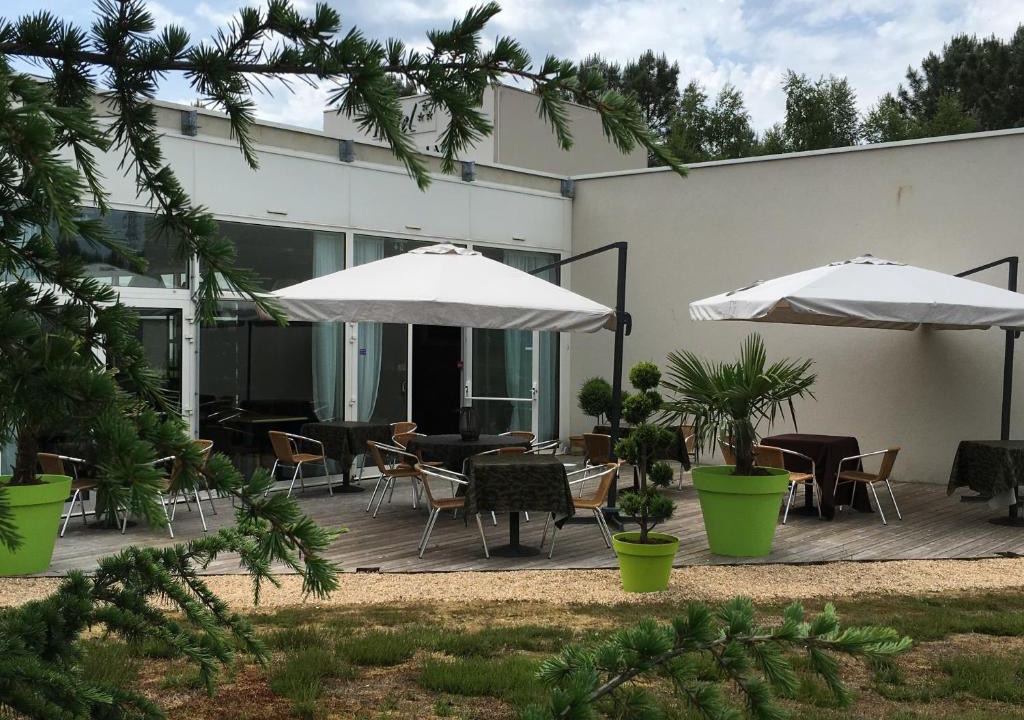 Montfort-le-Gesnois Hotel | Logis des Sittelles