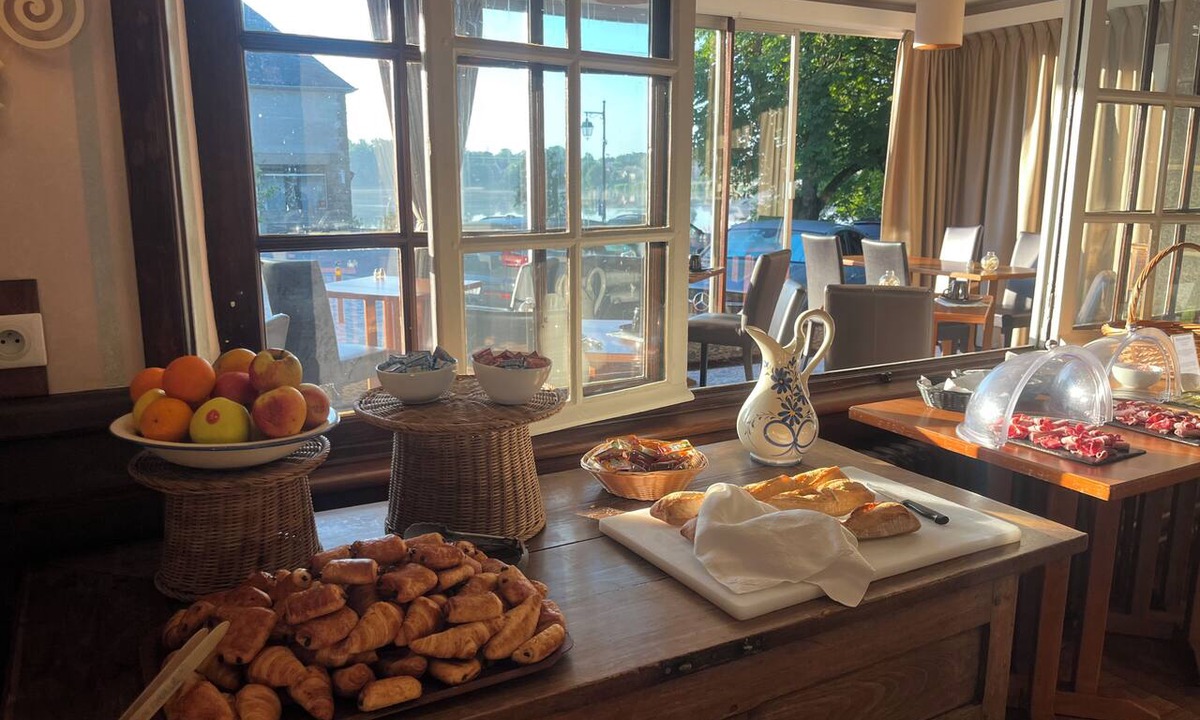Combourg Hotel | Logis Hôtel du Château - Combourg, Proche Saint-Malo