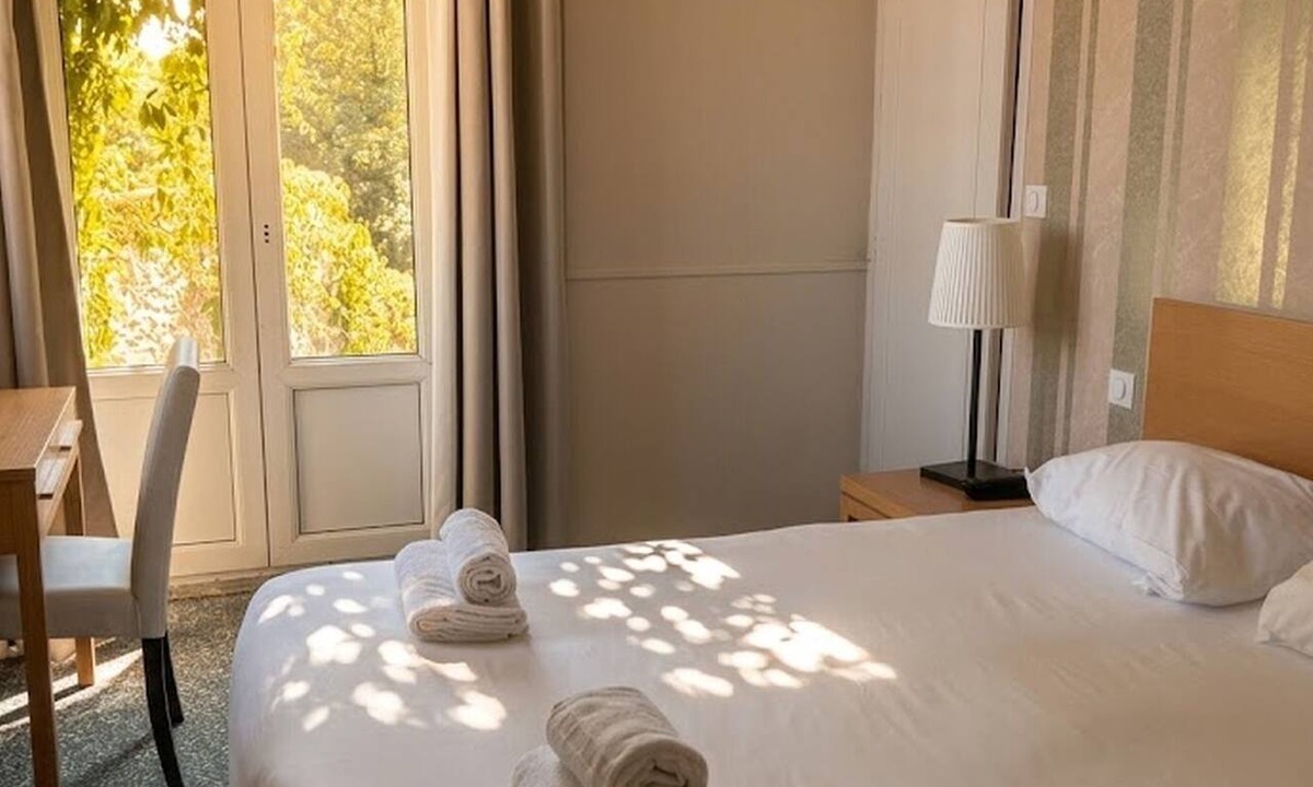 Combourg Hotel | Logis Hôtel du Château - Combourg, Proche Saint-Malo