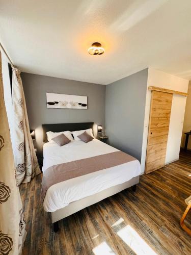 Allanche Hotel | Logis Hôtel Le Relais Des Remparts