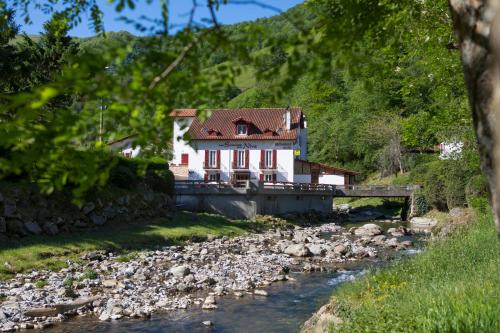 Esterencuby Hotel | Logis Hôtel Les Sources de La Nive