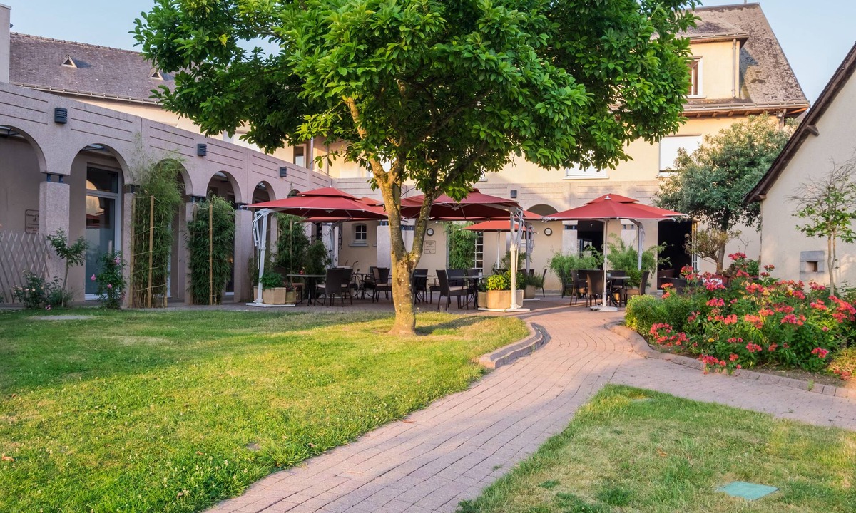 Saulges Hotel | Logis Hôtel & Restaurant L’Ermitage