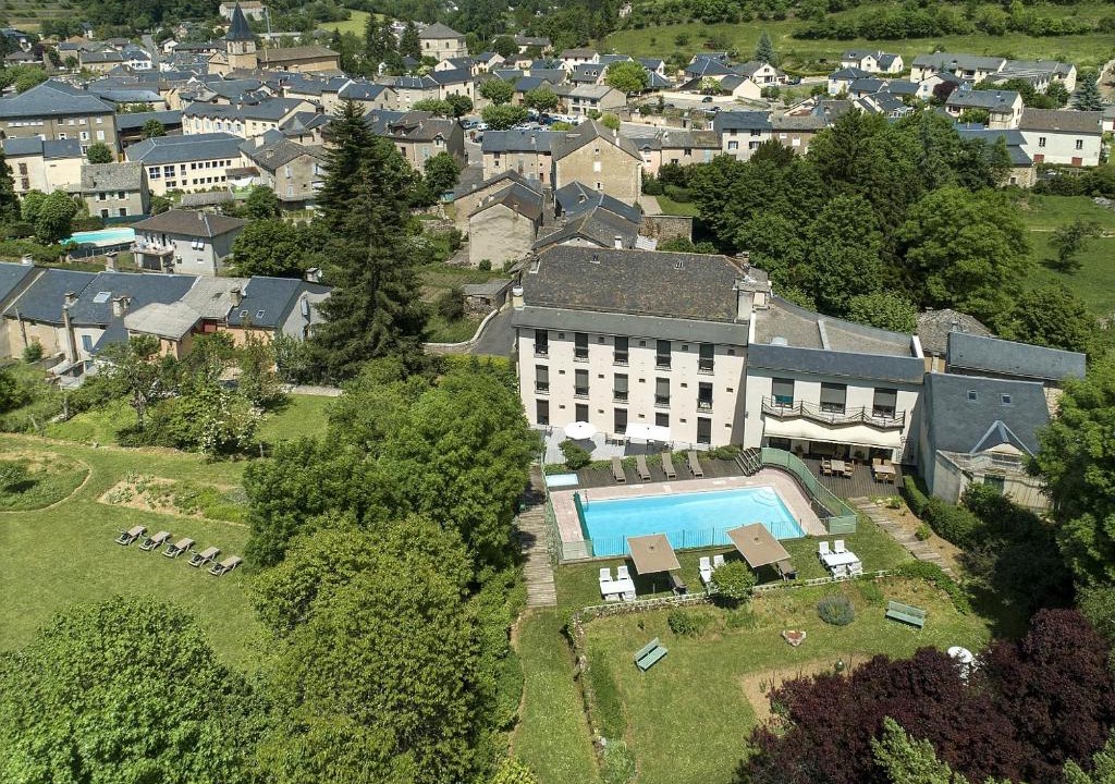 Meyrueis Hotel | Logis Hôtel Restaurant Le Mont Aigoual
