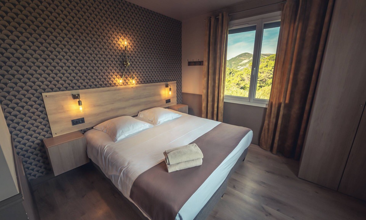 Propiac Hotel | Logis Hôtel Restaurant Le Plantevin