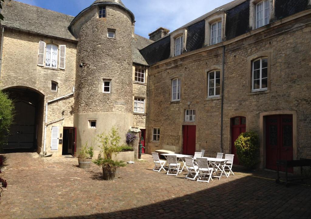 Valognes Hotel | Logis Le Grand Hôtel du Louvre