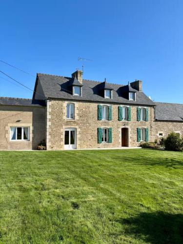 Tredaniel House | Longère bretonne avec jardin à Trédaniel