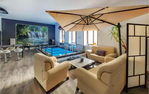 Saint-Bonnet-le-Chateau Apartment | Lovely Apartment In Saint-Bonnet-Le-Châtea