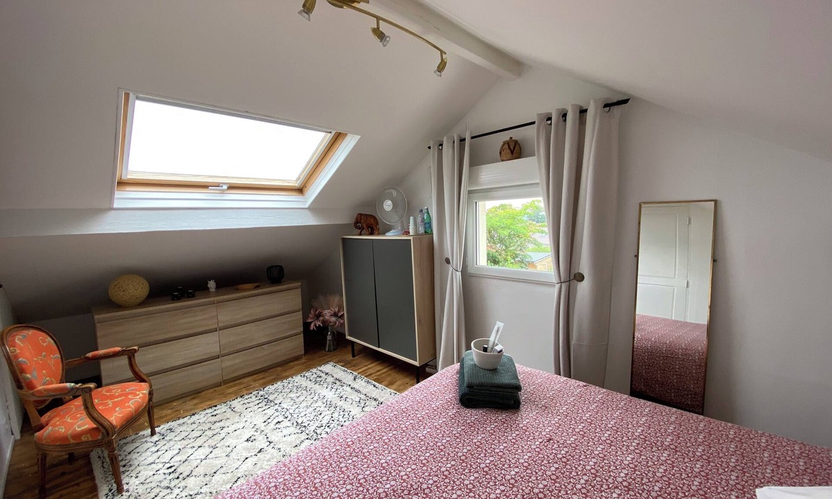 Lagny-sur-Marne Bed & Breakfast | Lovely single room in house with garden.