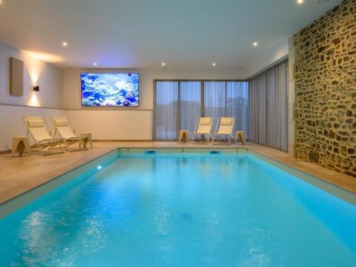 Saint-Sauveur-le-Vicomte House | Luxurious Villa With Spa And Indoor Swimming Pool