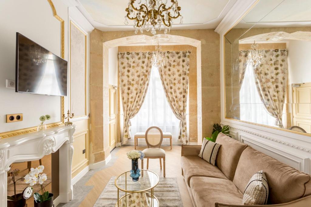 8th Arrondissement Apartment | Luxury 2 bedrooms 1 bathroom with shower apartment-Madeleine