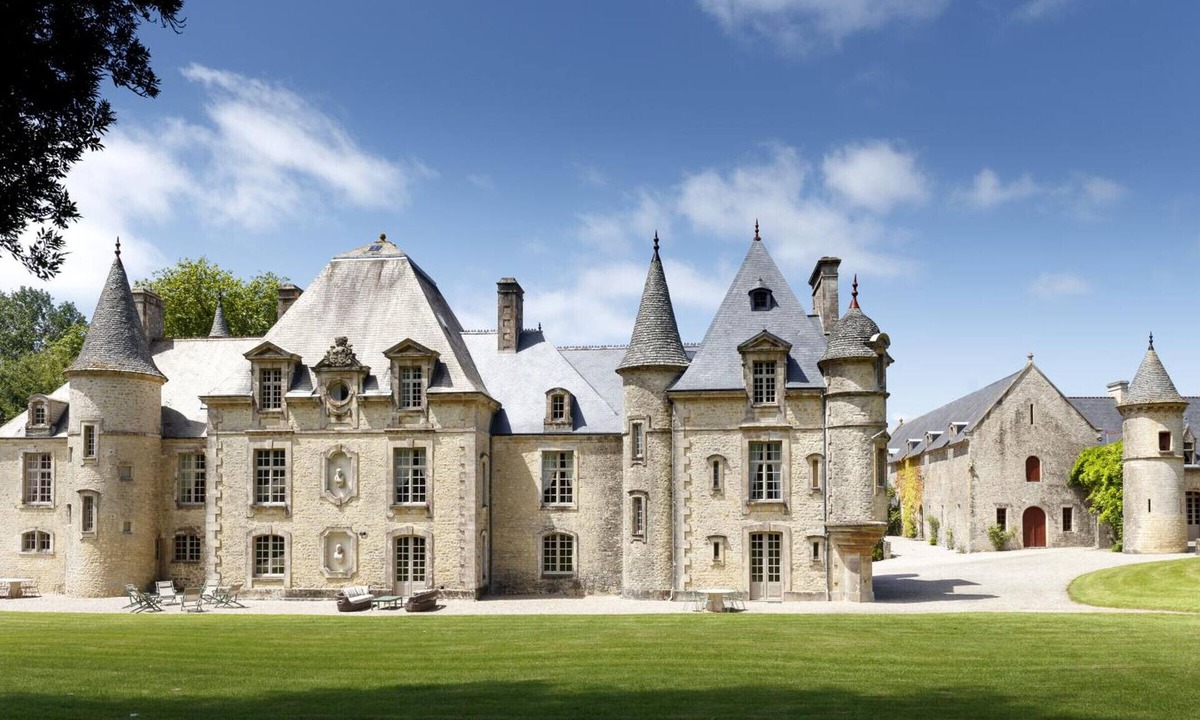 Yvetot-Bocage Cottage | Luxury castle with private pool and park