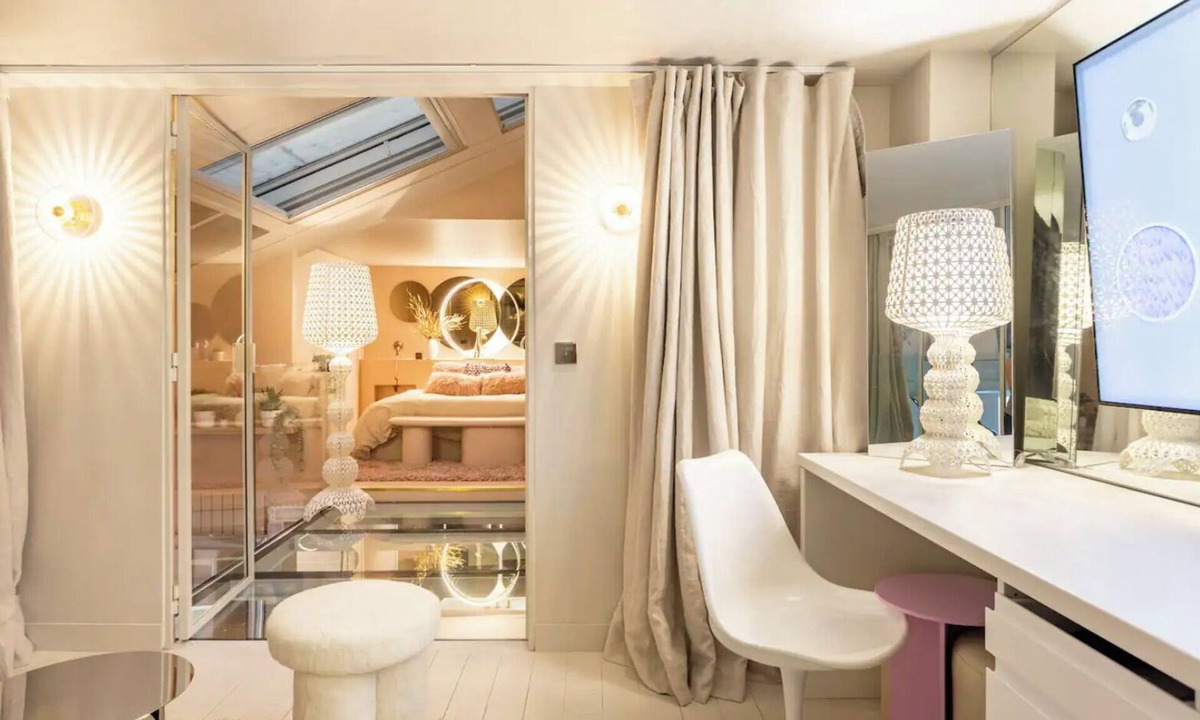 Quartier de la Porte-Saint-Denis Apartment | Luxury Designer 215 sq.m Central Paris Apartment