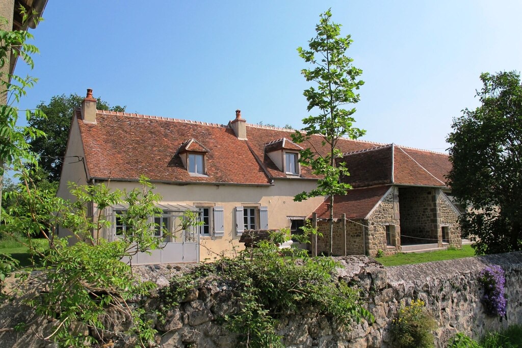 Braize House | Luxury Farmhouse with Private Garden in Braize