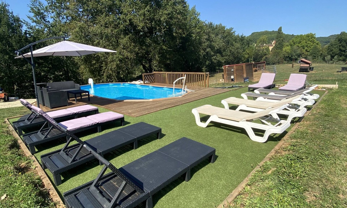Duravel Cottage | Luxury two-bedroom gite w/pool. Peaceful retreat, surrounded by nature.