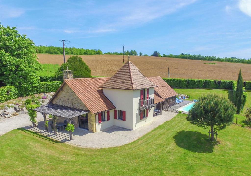 Saint-Medard-d'Excideuil Villa | Luxury Villa in St Medard D excideuil with Sauna