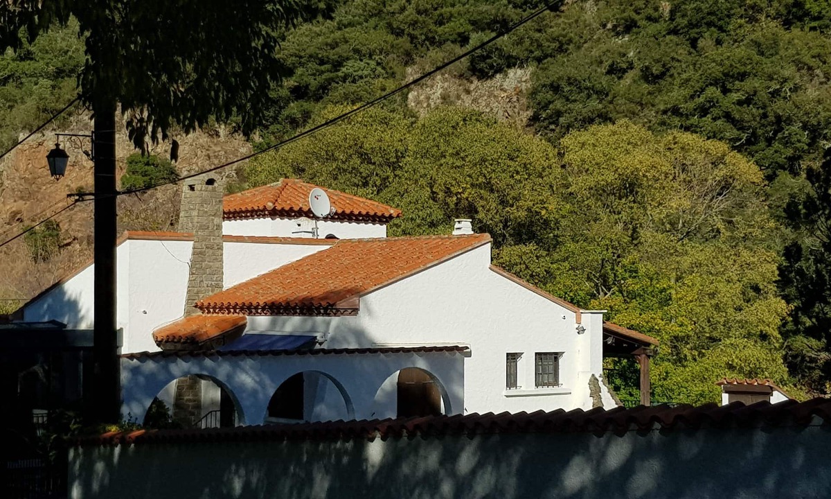 Sorede Villa | Luxury villa with spectacular mountain views and facing the relaxing Rio