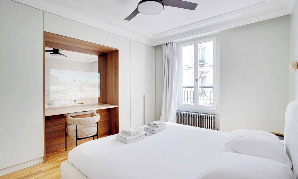 8th Arrondissement Apartment | Magnificent Flat - 2BR/6P - Champs Elysées