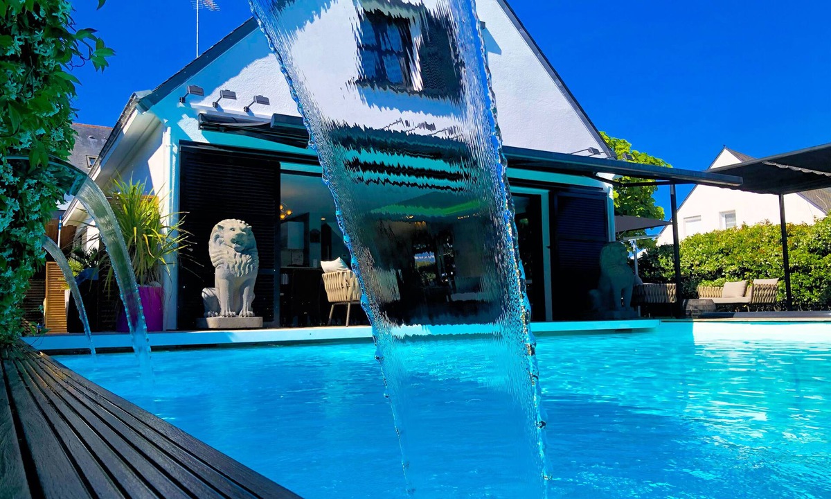 Quiberon Villa | Magnificent "Hi-tech" Villa: Swimming pool, Spa, MediaCenter, Electric bikes.