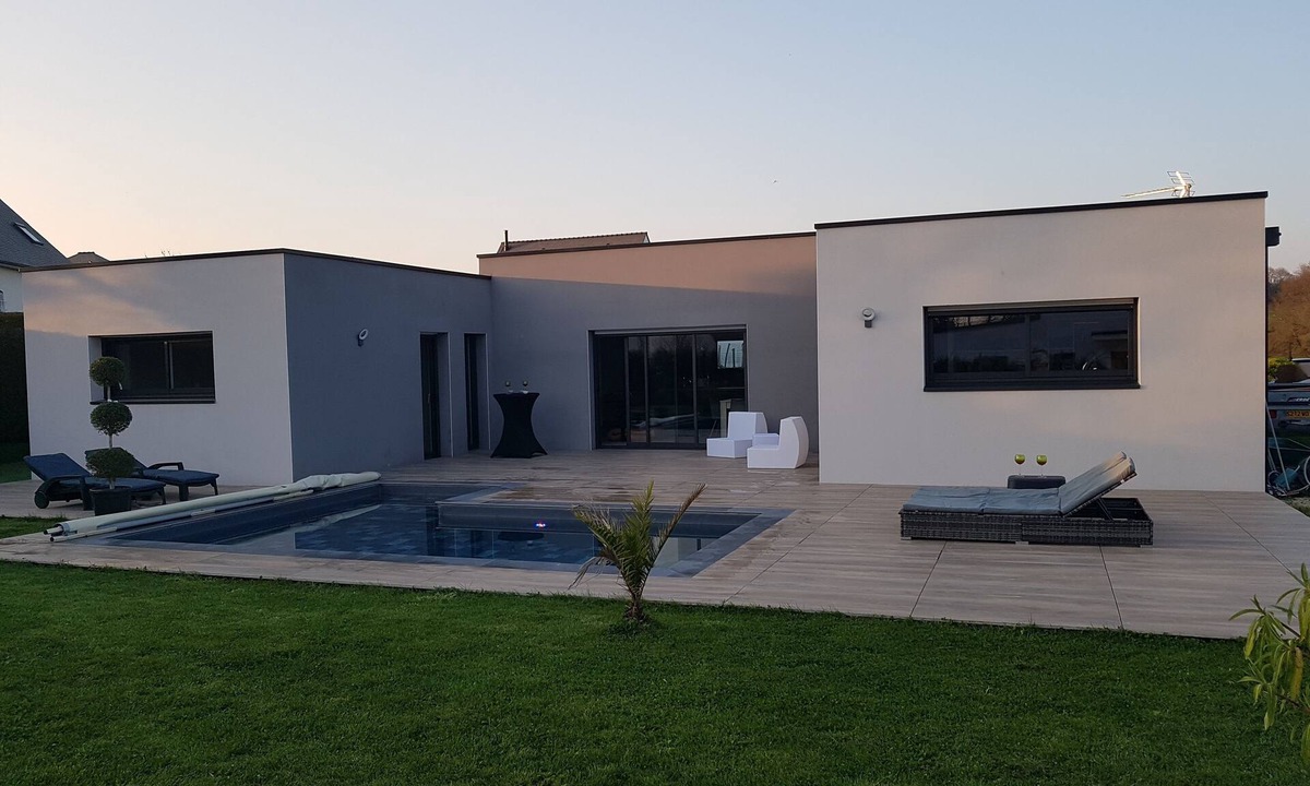 Saint-Ave Villa | Magnificent villa with heated pool, 15' from beaches, 5' from vannes
