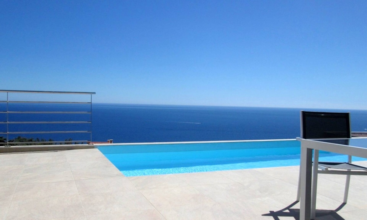 Cerbere House | MAGNIFICENT VILLA WITH POOL, SPA AND SEA VIEW