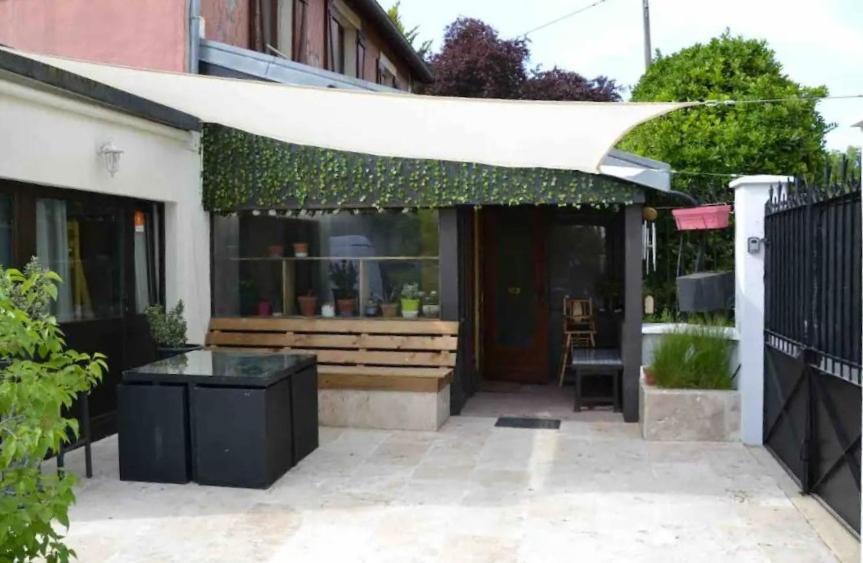 Esbly Hostel | Maison 9 km Disneyland 30 min Paris