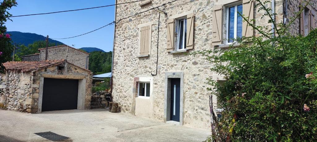 Saint-Laurent-de-Cerdans Villa | Maison au cœur d'un hameau