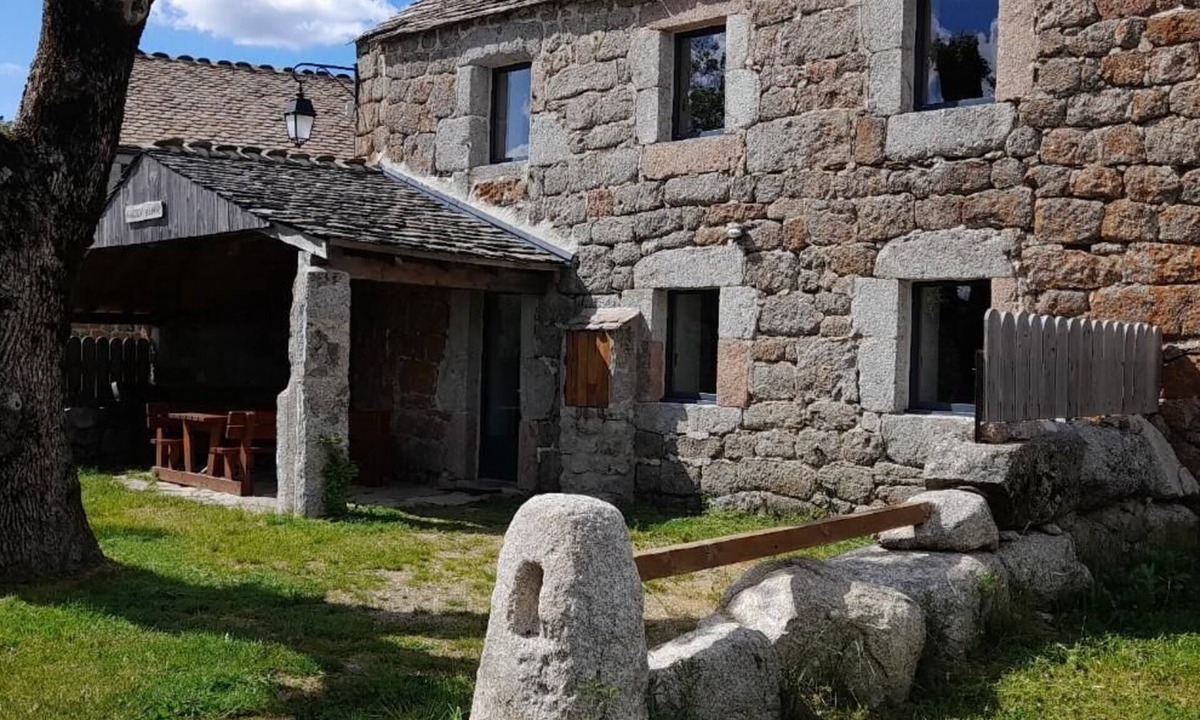 Pont-de-Montvert-Sud-Mont-Lozere House | Maison Almir - Gîtes de France 3 Épis 6 Personnes au Cros