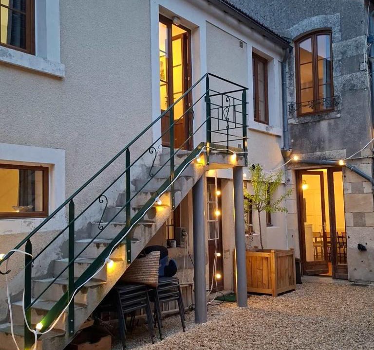 La Charite-sur-Loire House | Maison au pied des Remparts