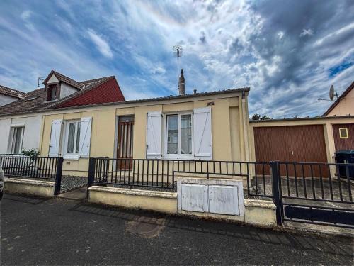 Chateauroux House | Maison avec jardin, proche centre-ville et sites touristiques - FR-1-591-59