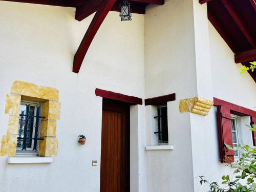 Espelette House | Maison basque à Espelette, 3 chambres, 5+2 pers, animaux admis, internet - FR-1-495-2