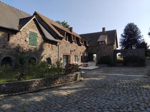 Ernee Villa | Maison bourgeoise avec grande salle de mariage