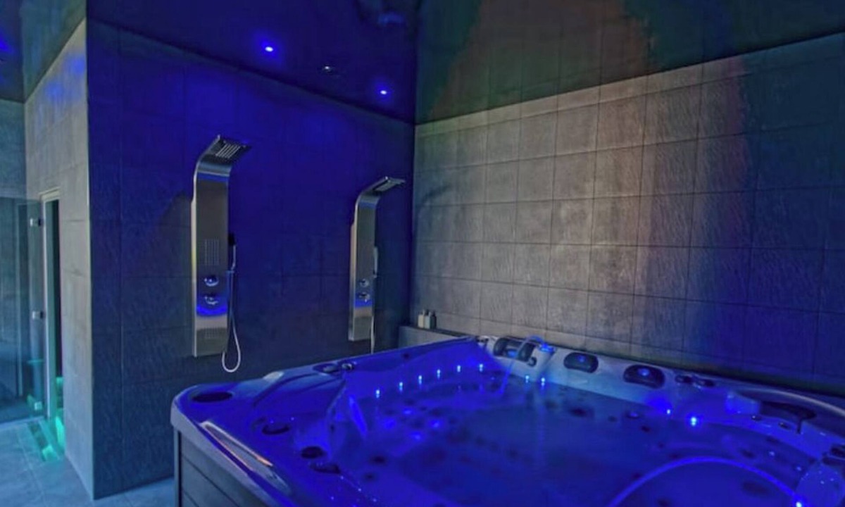Moret-Loing-et-Orvanne House | Maison curieuse - spa and hammam wellness area