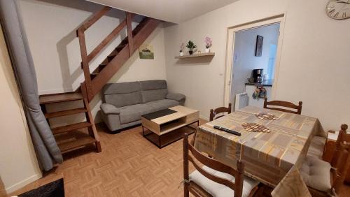 Nogent-sur-Vernisson Apartment | Maison centre ville