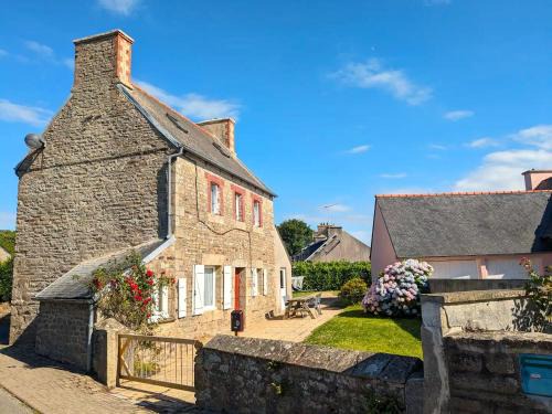 Ploumilliau House | Maison centre bourg, commerces & proche de la mer