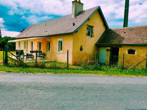 Coulans-sur-Gee House | Maison chaleureuse avec cheminée