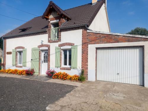 Bleneau House | Maison charmante à Bléneau avec jardin et équipements modernes