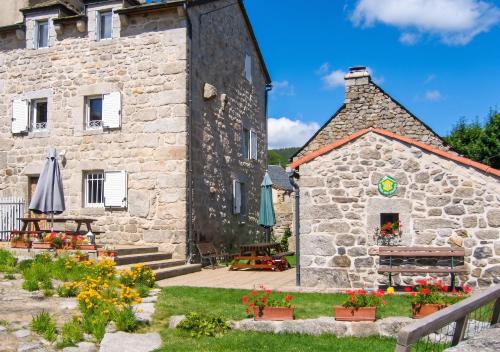 Le Malzieu-Forain House | Maison charmante Le Malzieu, jardin