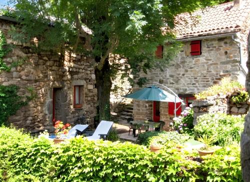 Dompnac House | Maison cosy avec vue sur la montagne à Dompnac, cheminée
