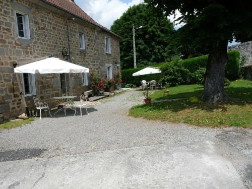 Saint-Avit-de-Tardes House | Maison cosy avec piscine partagée à Saint-Avit-de-Tardes