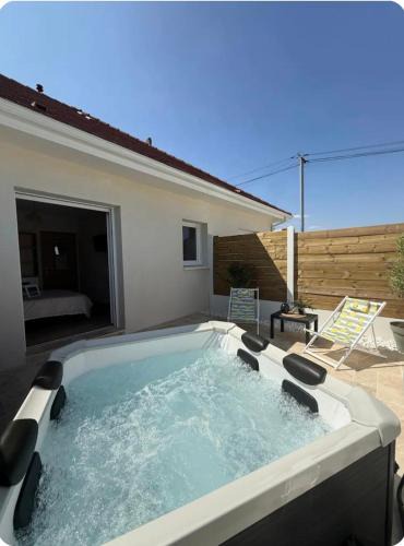 Massay House | Maison de campagne avec SPA