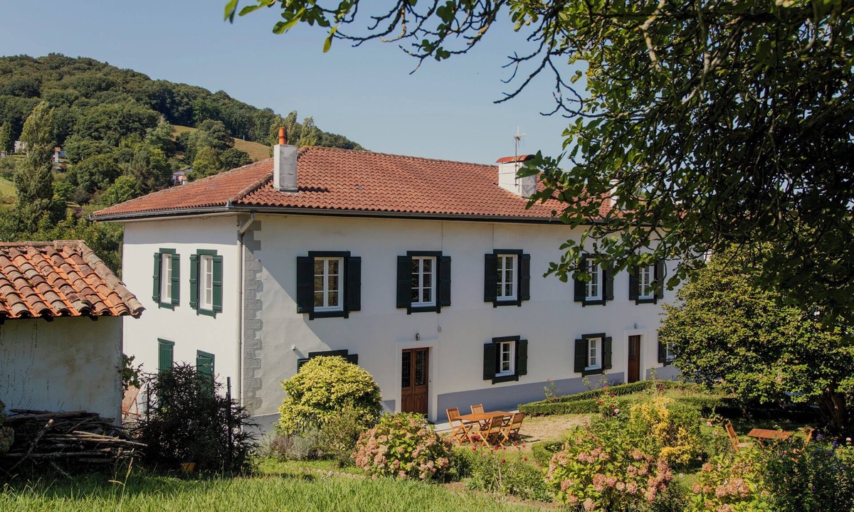 Hasparren House | Maison de Charme Avec Grand Jardin au Coeur du Pays Basque