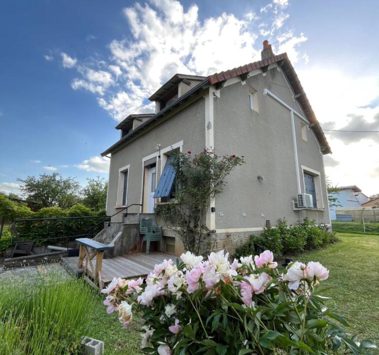 Bouesse House | Maison de Georges et Paulette
