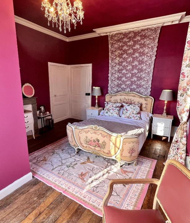Lanouaille Bed & Breakfast | Maison de Mags & Mags Marie Antoinette Room