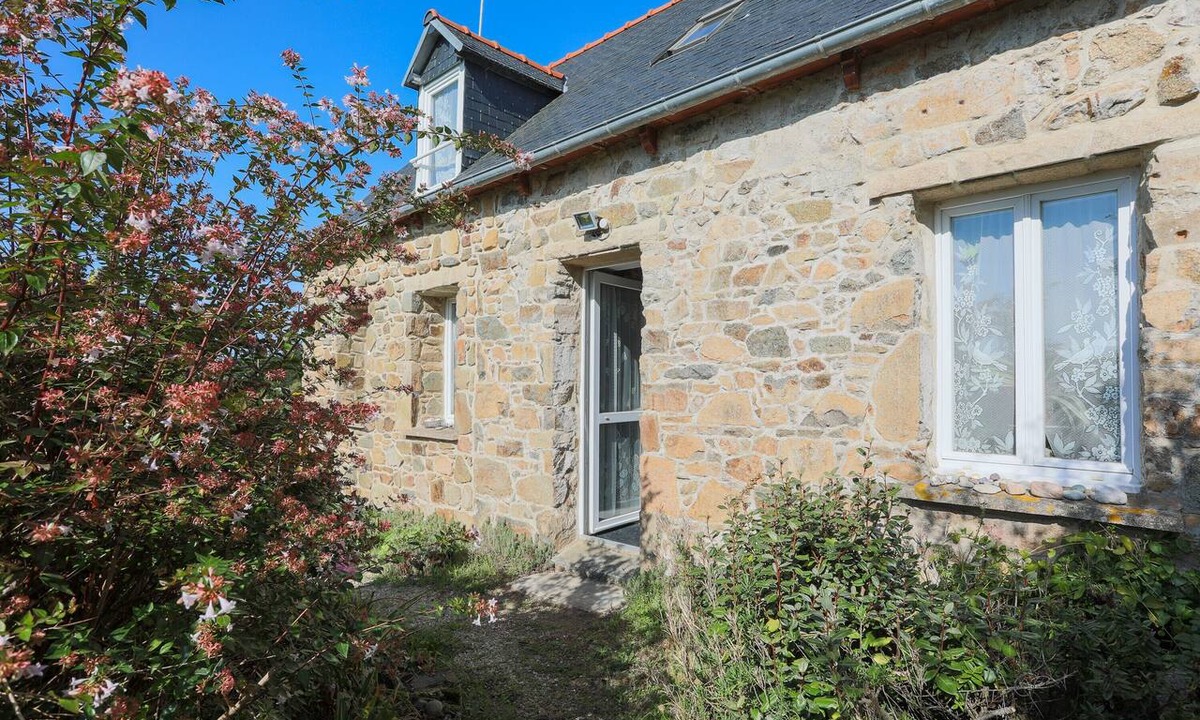 Pleubian House | Maison de pecheur en pierres bord de mer 300 m