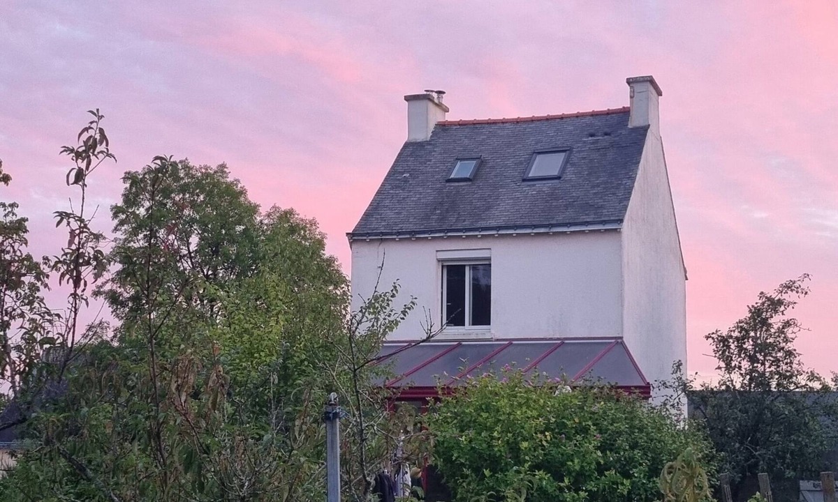 Le Guerno House | Maison de Village Avec Jardin -4 Couchages - à 15 Minutes des Plages