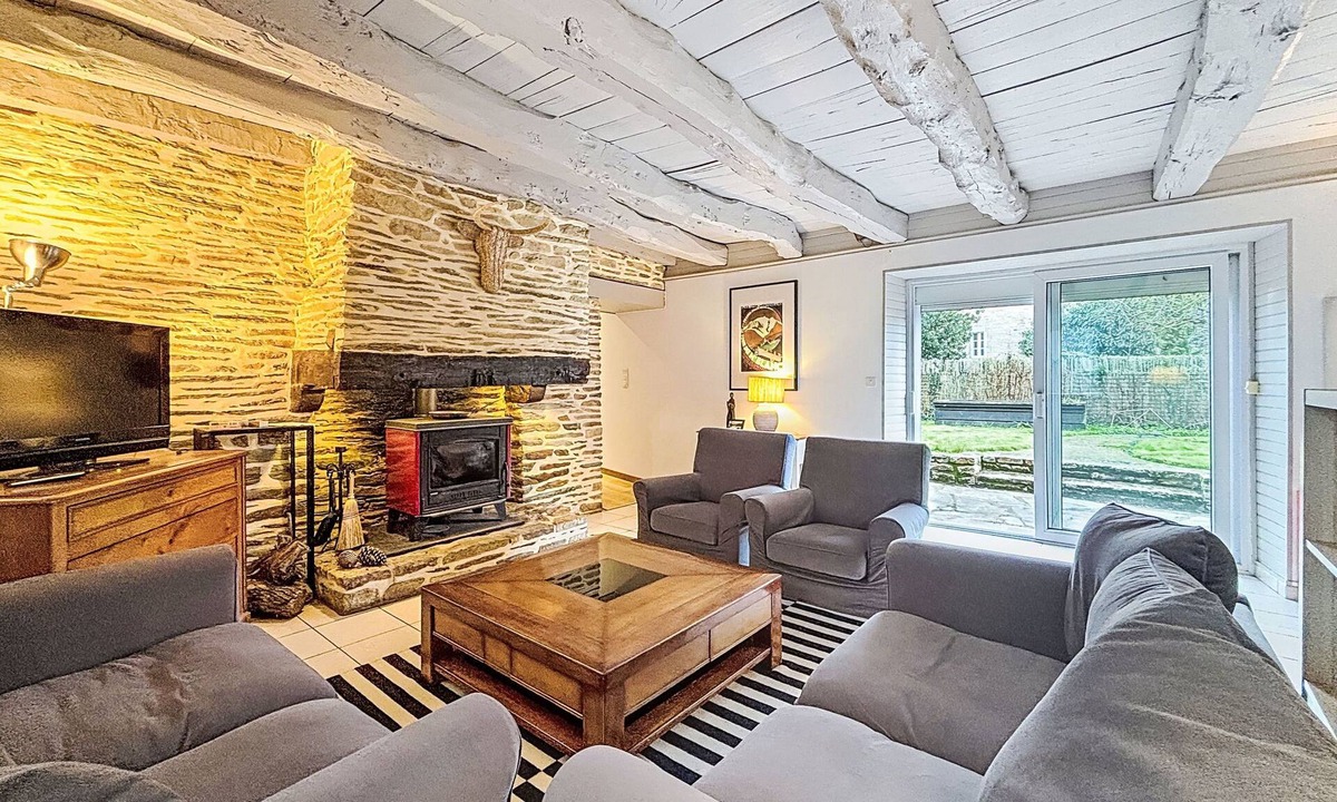Serent House | Maison du Paradis by Interhome