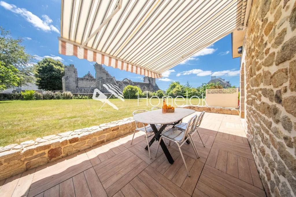 Pont-l'Abbe House | Maison en pierre dans un hameau privé