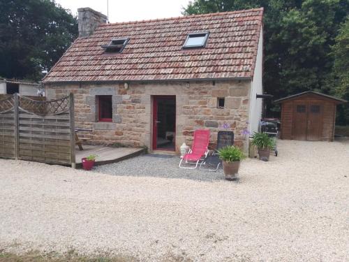 Tonquedec House | Maison en pierre entre terre et mer